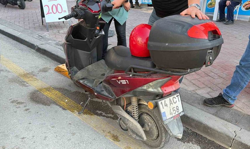Dönel kavşakta yol vermeme ihmali motosiklet sürücüsünü yaraladı