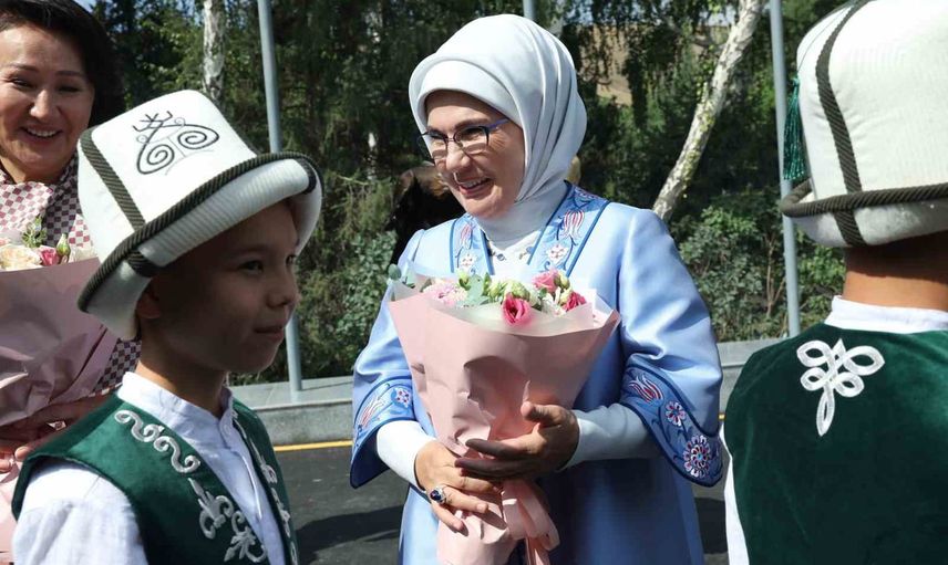Lider eşlerinden Kırgız kültürüne övgü: el sanatları ve çocuk ezgileri buluşması