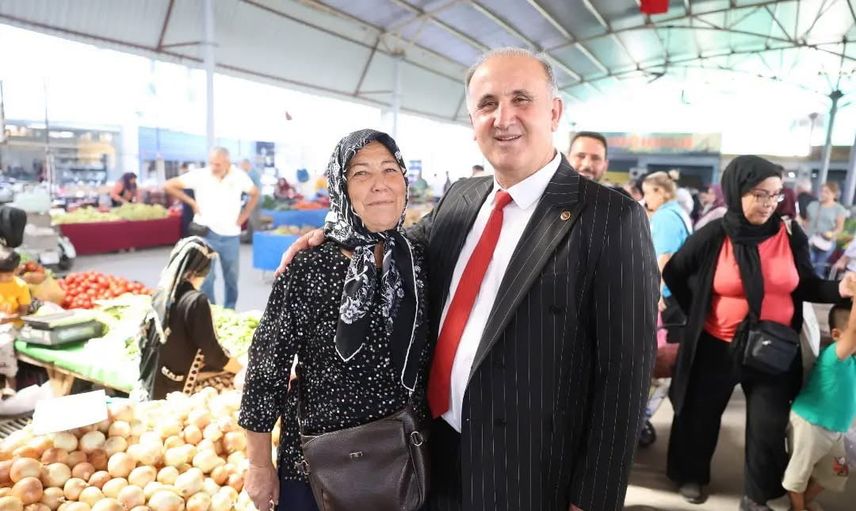 Pazarda doğrudan temas: İncirliova başkanı Aytekin Kaya esnaf ve vatandaşlarla buluştu