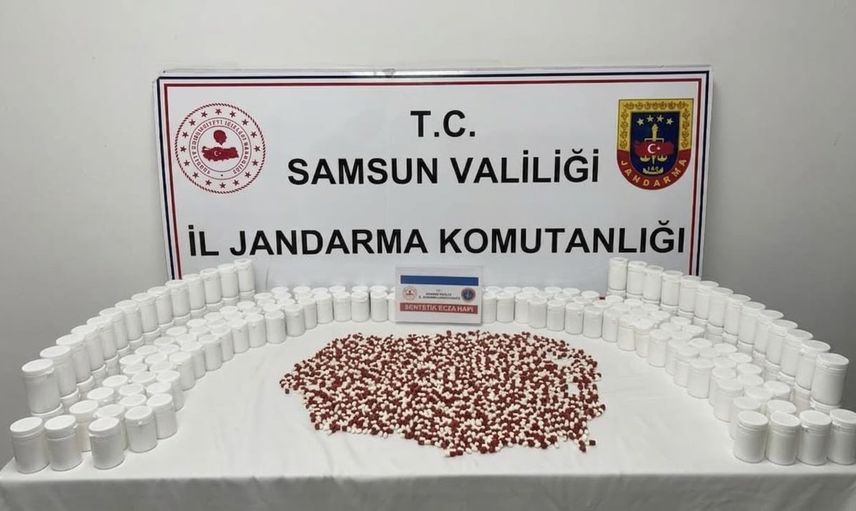 Bodrumda gizlenen motosiklet çantası 7 bin 999 hapı ortaya çıkardı