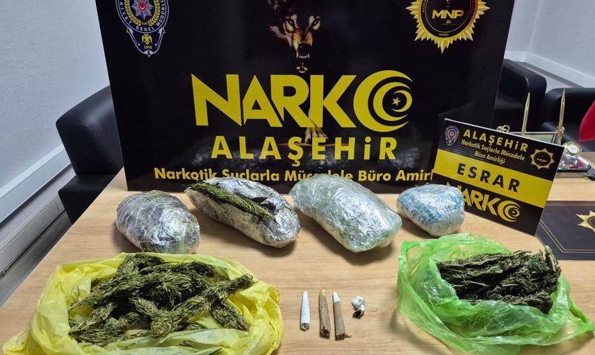 Alaşehir'de Sarısu Mahallesi'ndeki operasyonda 1 kilo esrar ele geçirildi