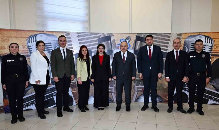Polis radyosunun 74. kuruluş yıldönümünde stüdyodan güven mesajı