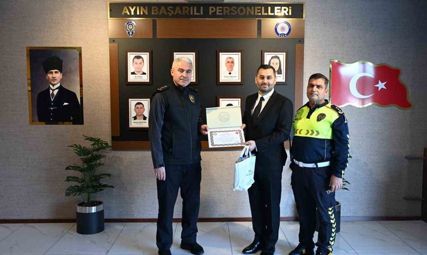 Düzce'de eylül başarısı: emniyet personeline teşekkür belgesi ve hediye
