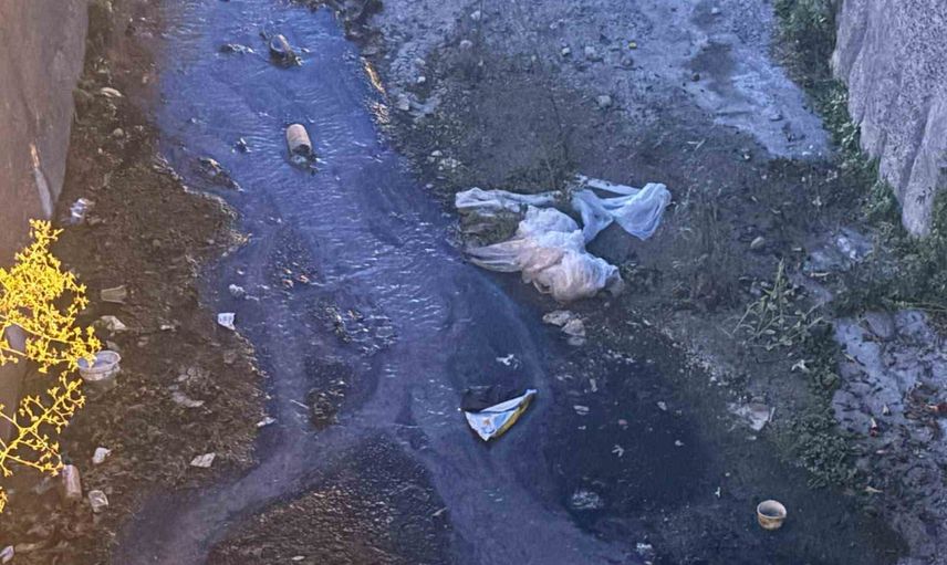 Urla'daki derenin temizlenmesi için gönüllü çağrısı