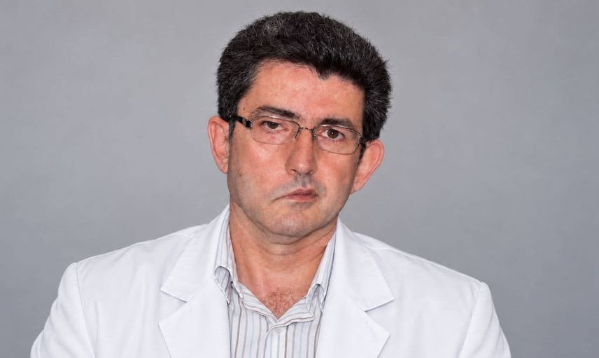 Çocukları kurtarmaya çalışırken yaşamını yitiren doktor Adana'da toprağa verildi