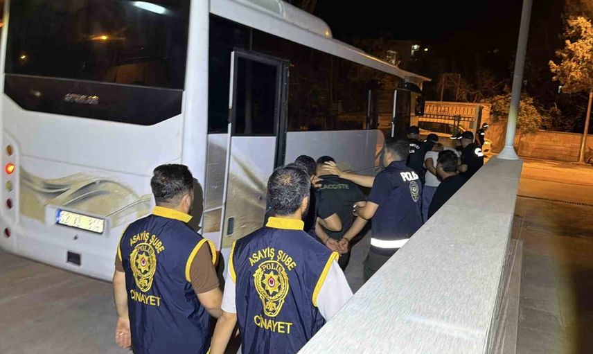 Adıyaman'da 'Kirveler' örgütüne eş zamanlı operasyon: beş şüpheli tutuklandı