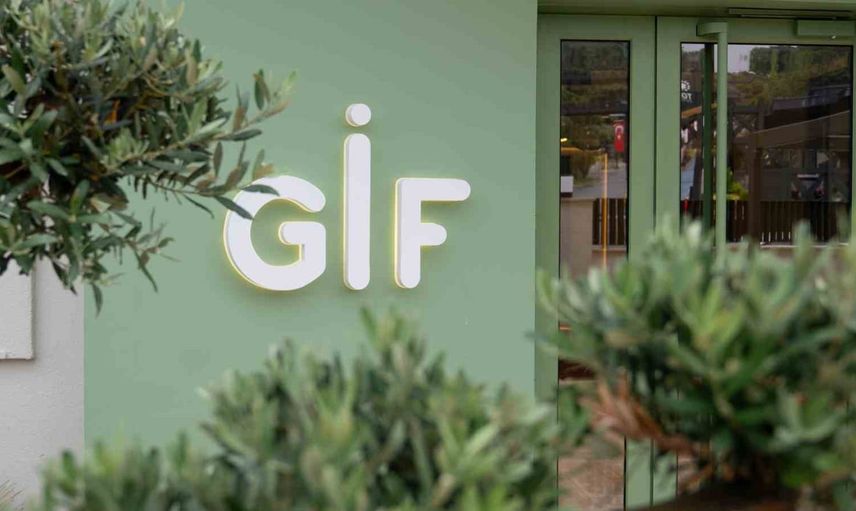 Ümraniye'de Şule Yüksel Şenler adıyla genç kızlara üretim ve eğitim alanı açıldı