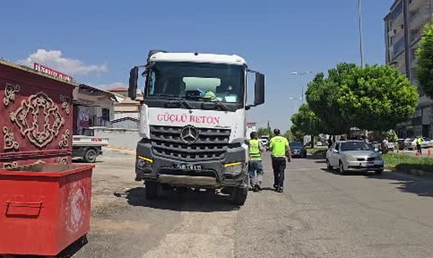 İslahiye'de beton mikseriyle çarpışan otomobilde aynı aileden dört kişi yaralandı