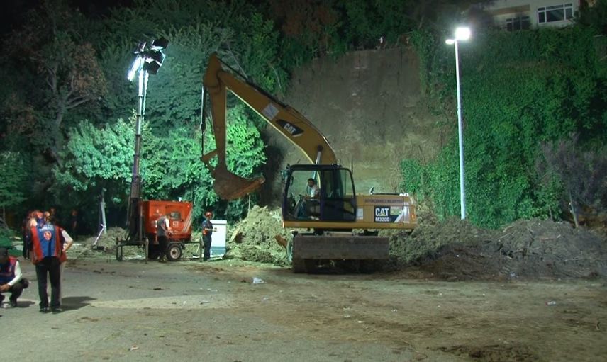 Büyükçekmece sahilindeki toprak kaymasında arama kurtarma çalışmaları tamamlandı