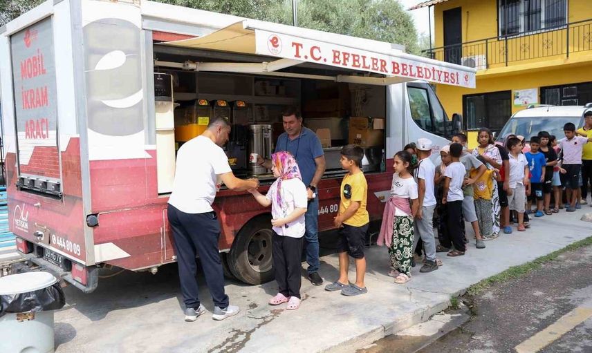 Kocagür'de çocuklara kişisel bakım ve mahalle ikramı