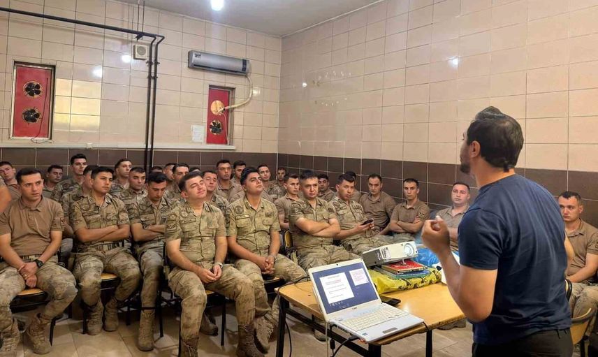 Sınır hattında Uludere jandarmasına yaşam kurtaran ilk yardım eğitimi
