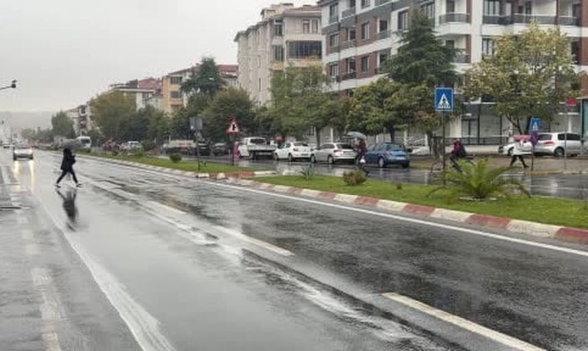 Lüleburgaz'da sağanak günlük yaşamı aksattı