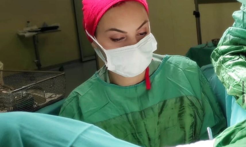 Kliniğinde yaşamını yitiren kadın doğum uzmanı İzmir’de toprağa verildi