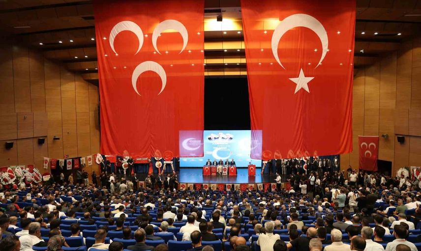 Hasan Özcoşkun'la yeni dönem: MHP Diyarbakır il başkanlığına tek listeyle seçildi