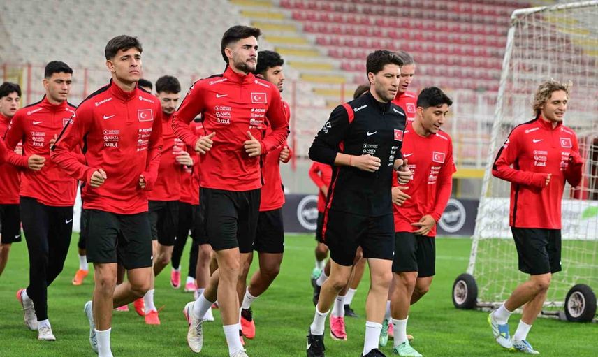Genç milliler Ukrayna sınavı öncesi Ümraniye'de hazırlandı