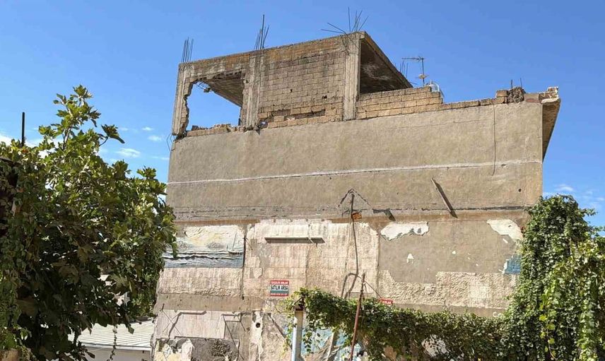 Yıkım gecikince çağrı yükseldi: Adıyaman'da risk altındaki yapılar