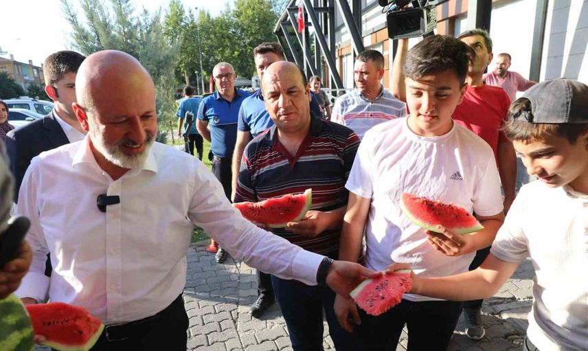 Pazarların düzeni için gece gündüz zabıta denetimi