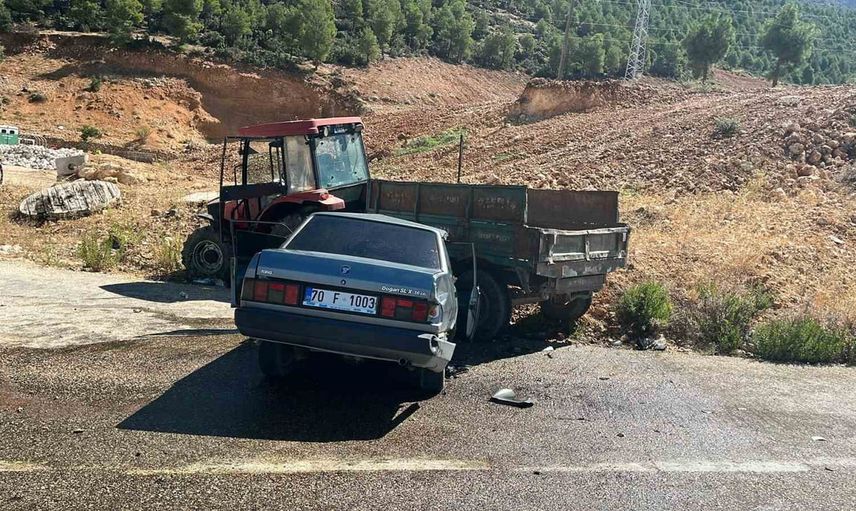 Güneyyurt'ta şantiye dönüşünde römorka çarpan otomobilde üç kişi yaralandı