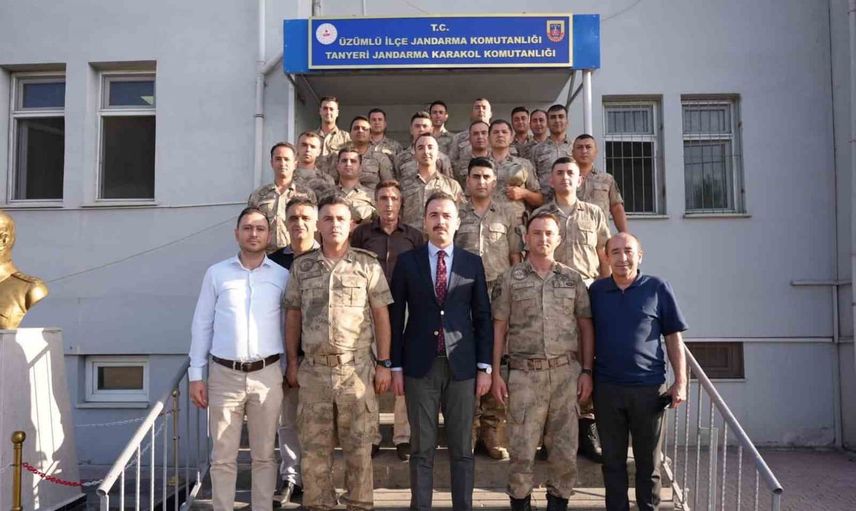 Üzümlü kaymakamı Tanyeri jandarma karakolunda güvenlik çalışmalarını yerinde değerlendirdi