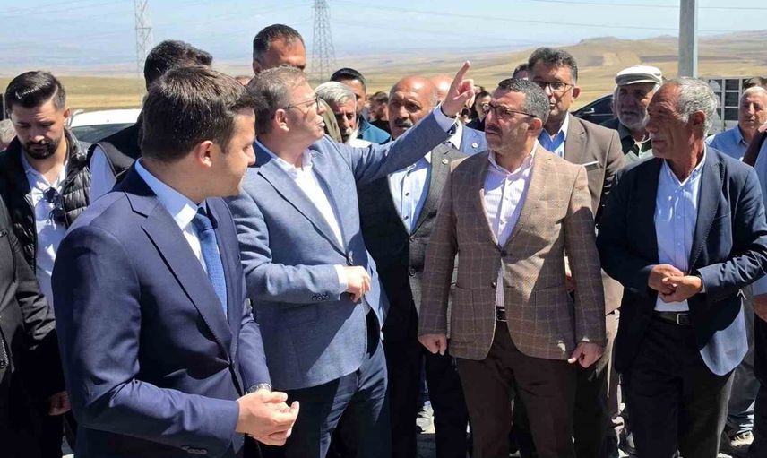Kars'ta köy yollarına beton çözümü: Yağlıca Köyü'ndeki yol hizmete açıldı