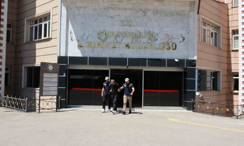 Sivas'ta 6 yıl 3 ay kesinleşmiş cezayla aranan FETÖ hükümlüsü yakalandı