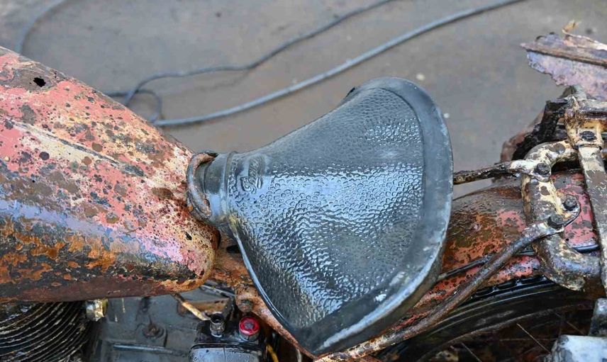 Tuna'nın çekilmesi tarihin izlerini ortaya çıkardı: II. Dünya Savaşı'ndan motosiklet ve iki asker