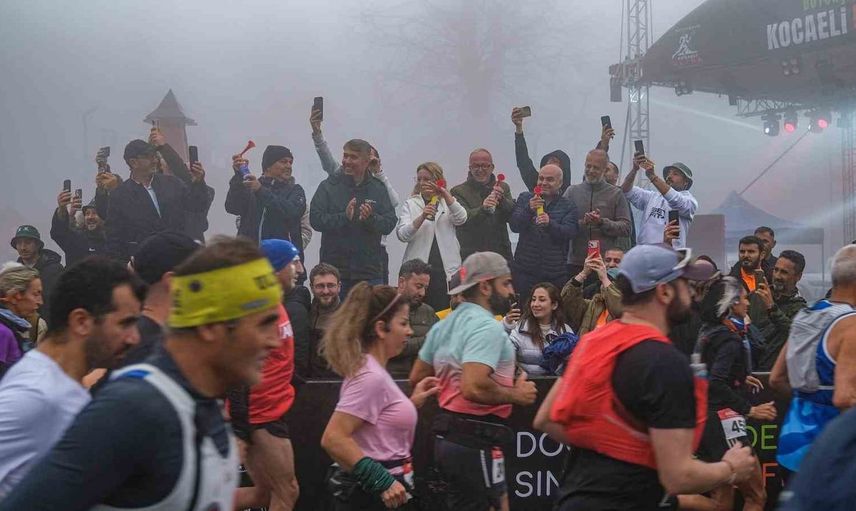 Kartepe'de sisli parkurlarda 905 sporcunun ultra trail sınavı