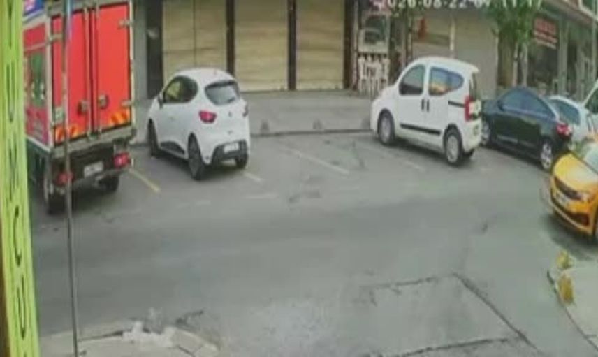 Küçükçekmece'de taksiyle düzenlenen silahlı saldırı: iki şüpheli 12 saatte yakalandı