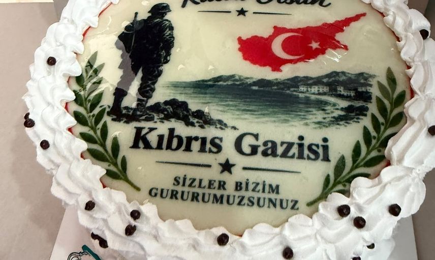 Kaymakamın sürprizi Kıbrıs gazisini duygulandırdı