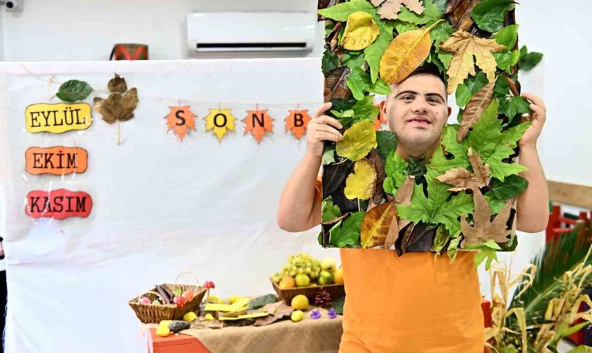 Özel çocuklar doğanın sonbahar ritmini sahneledi