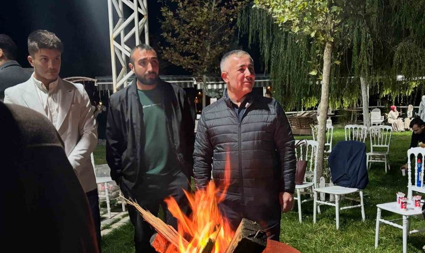 Bilecik'te gençlik enerjisi: AK Parti buluşmasında birlik mesajı