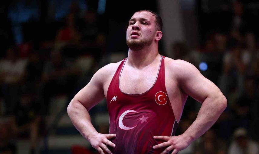 Hakan Büyükçıngıl Taranto'da 125 kiloda Akdeniz Oyunları şampiyonu