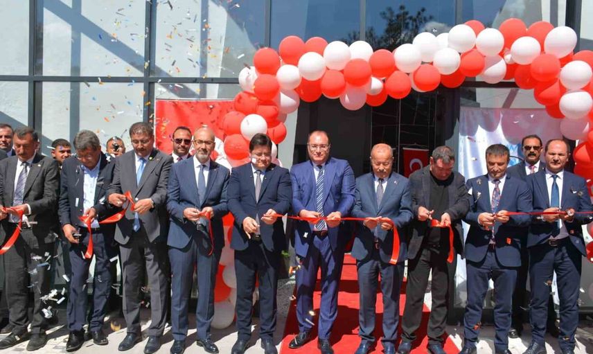 Bolvadin'de Özdemir Bayraktar Horan Bilimevi ve uzay gözlemevi törenle açıldı