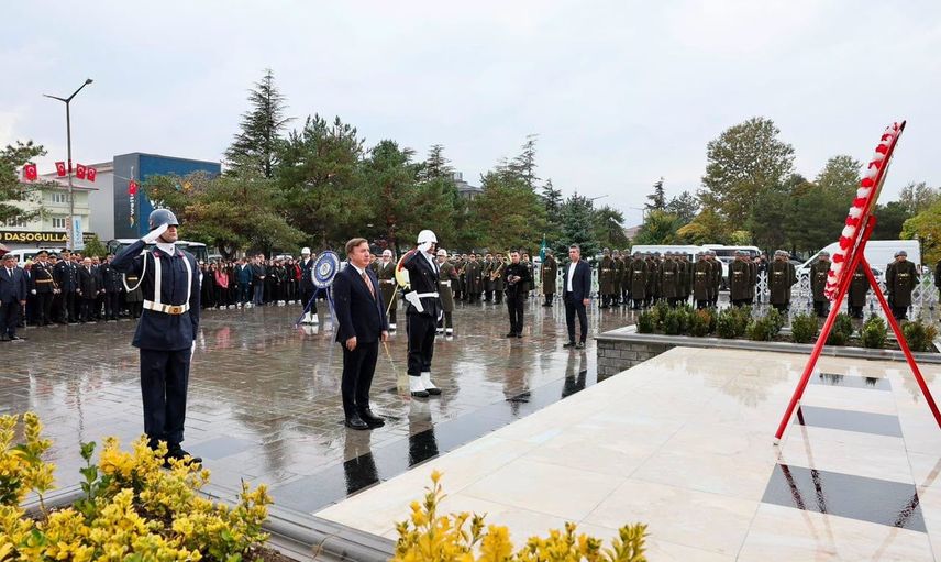 Erzincan’da birlik ve saygı: 29 ekim çelenk sunma töreni