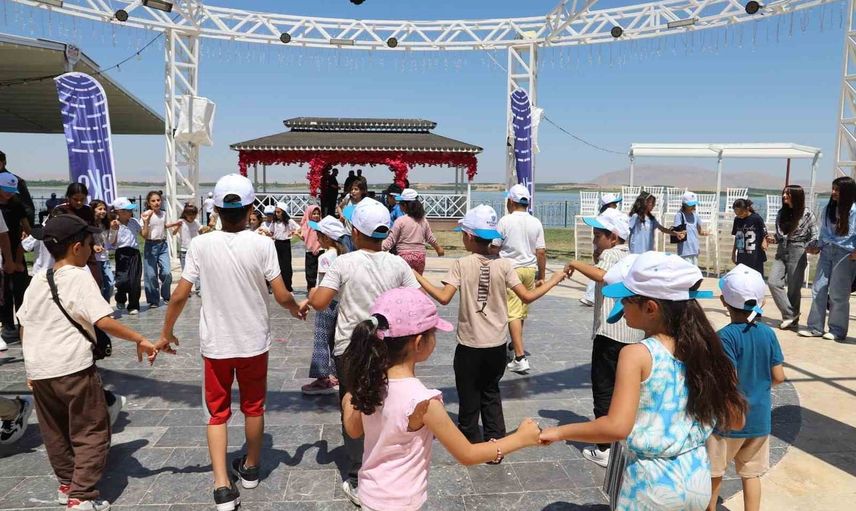 Ortaokul öğrencileri Battalgazi'de yaz okulunu Kırkgöz Sahil Park'ta şenlikle tamamladı