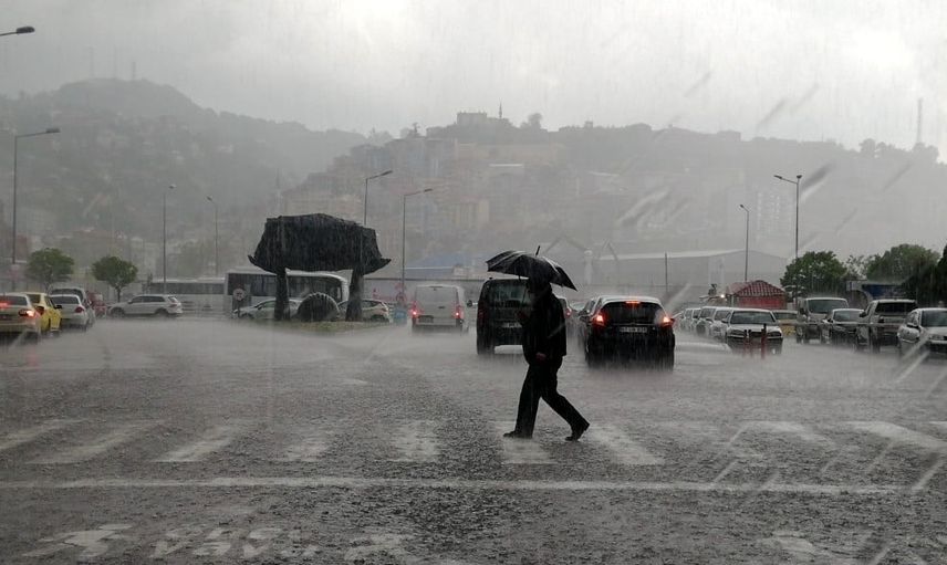 Erzincan'da öğleden itibaren sağanak bekleniyor, rüzgar saatte 40-60 km'ye ulaşabilir