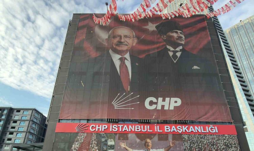 CHP İstanbul'da saha seferberliği: ilçe başkanlarıyla yol haritası belirlendi