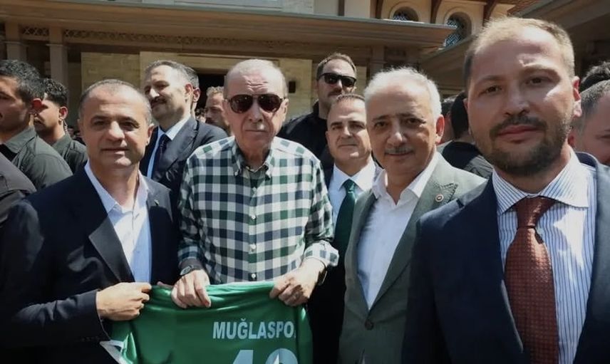 Muğlaspor'dan Erdoğan'a 48 numaralı forma ve teşekkür