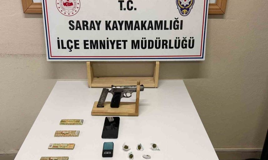 Saray'da uyuşturucu ve ruhsatsız silah ele geçirildi, zanlı tutuklandı