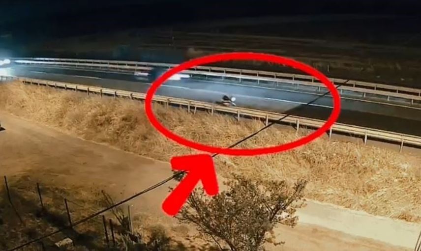 Otobüs durağına bırakılan motosiklet jandarmanın takibiyle bulundu