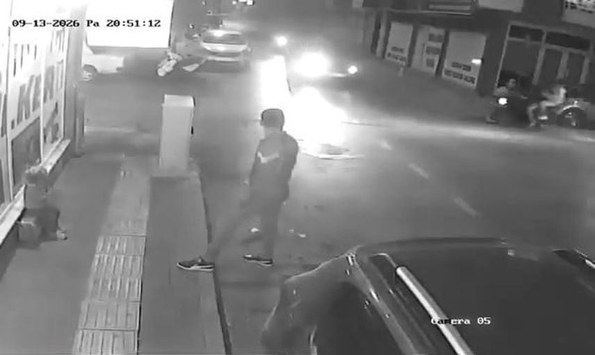 Karacabey'de çarpmayla yola savruldular: motosikletteki iki kişi yaralandı