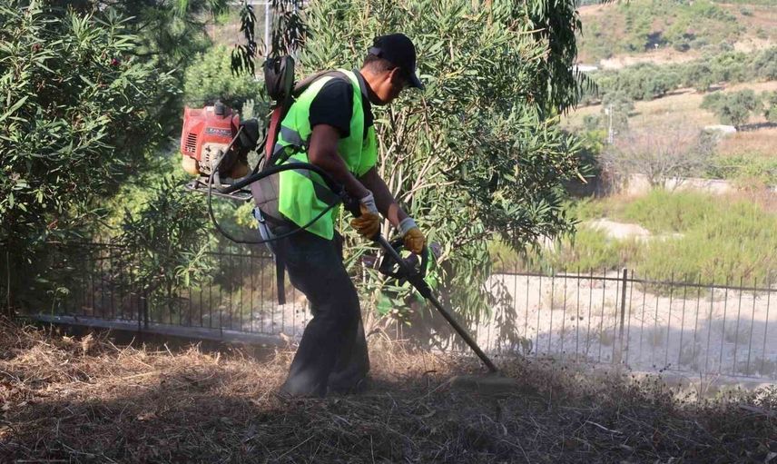 Hatay Büyükşehir Belediyesi okulları yeni döneme çevre düzenlemesiyle hazırlıyor