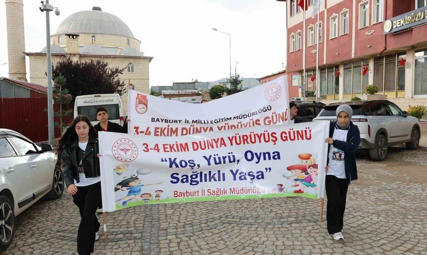 Bayburt'ta öğrenciler ve sağlıkçılar erken tanı için yürüdü