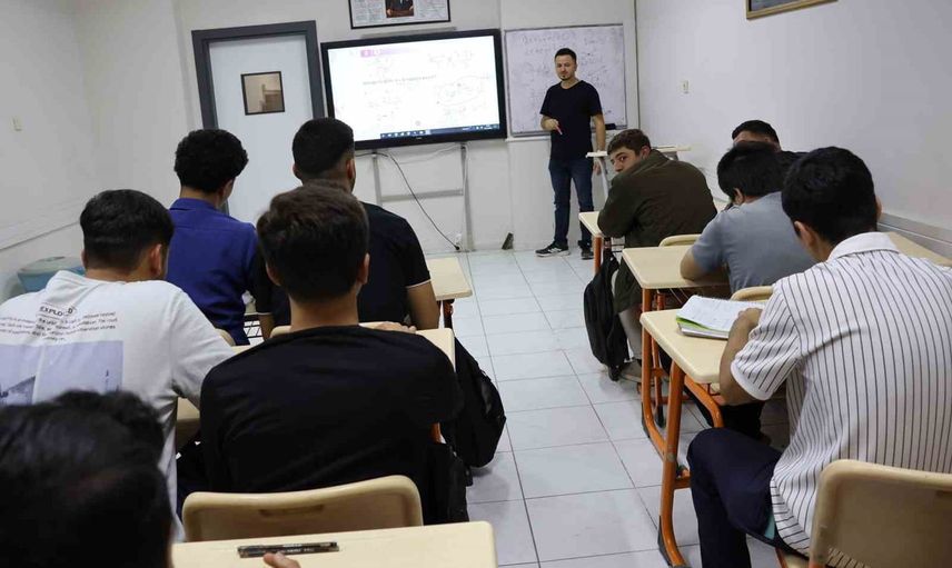 Haliliye'den gençlere sınav başarısı için kapsamlı ücretsiz eğitim
