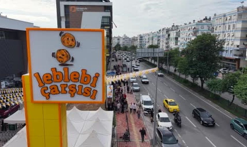 Denizli'den Antalya'ya leblebi heyecanı: açılışta uzun kuyruklar