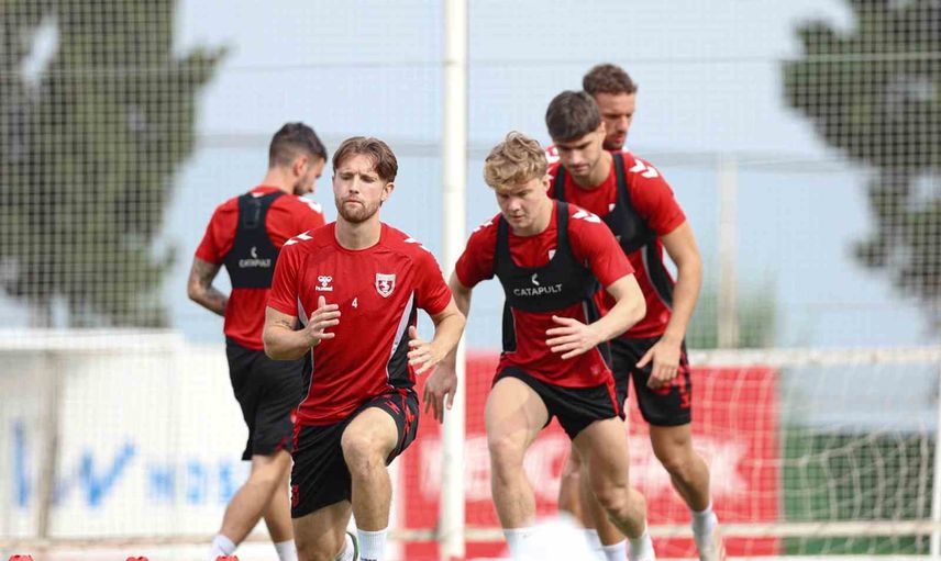 Samsunspor Nuri Asan Tesisleri'nde Kasımpaşa sınavına taktiksel prova