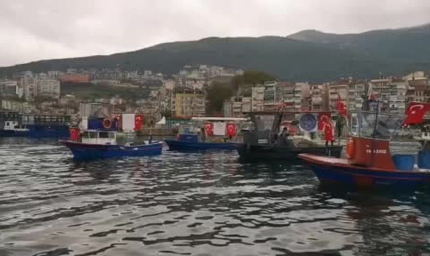 Gemlik'te denize taşınan cumhuriyet coşkusu