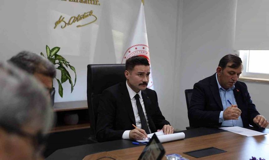 Gökçeada'da dayanışma odaklı toplantı: sosyal yardımlarda uygulama ve erişim ele alındı