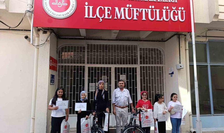 Emirdağ’da yaz Kur'an kursu şampiyonlarına ödül töreni