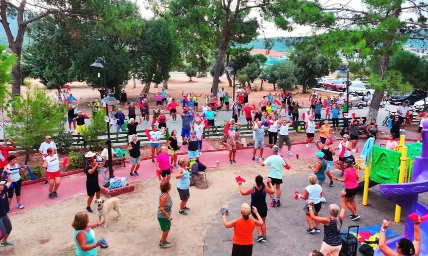 Didim Akbük'te sabah sporu ile hareketlilik haftasını karşıladı